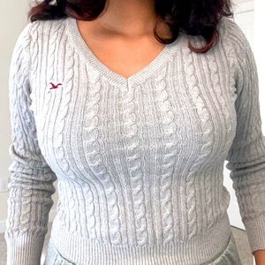 Gray Hollister rib-knit sweater🤍